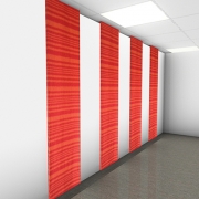 Röda ljuddämpande gardiner utmed vägg