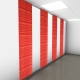 Röda ljuddämpande gardiner utmed vägg